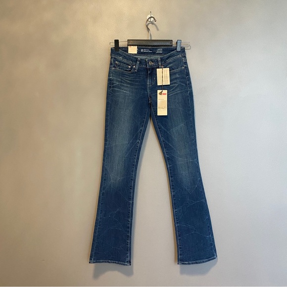 LEVI's, NWT, DEMI CURVE, Modern Rise, Bootcut Skinny Jeans. 25X32 inseam. - Picture 2 of 7